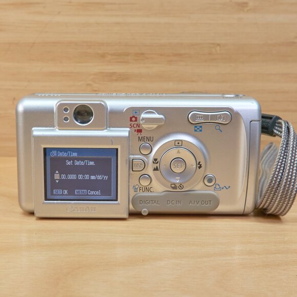 Vintage Canon PowerShot A400 3.2 MP Digital Camera, 2.2x Optical Zoom - Picture 3 of 7